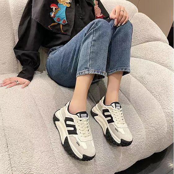 Damen-Sneaker mit hoher Sohle