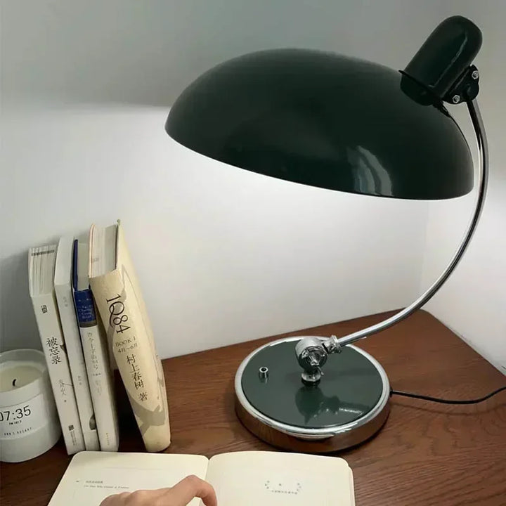 Retro Schreibtischlampe aus Metall mit verchromtem Fuss