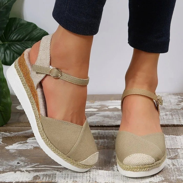 Damensandalen auf Espadrille-Plateau mit Riemen