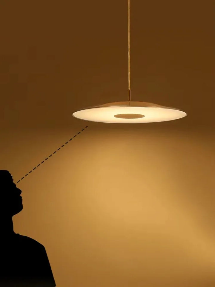 Schlanke LED-Pendelleuchte in Tellerform – Moderne Deckenleuchte