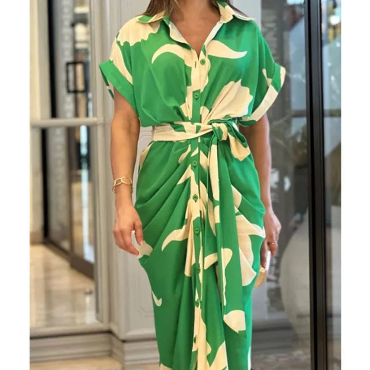 Elegantes Hemdkleid mit Krawatte