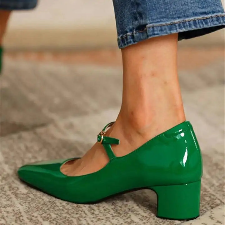 Lackierte Damen Plateau Heels mit niedrigem Absatz und Riemen