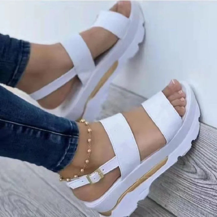 Moderne Damen-Plateausandalen mit Riemchen