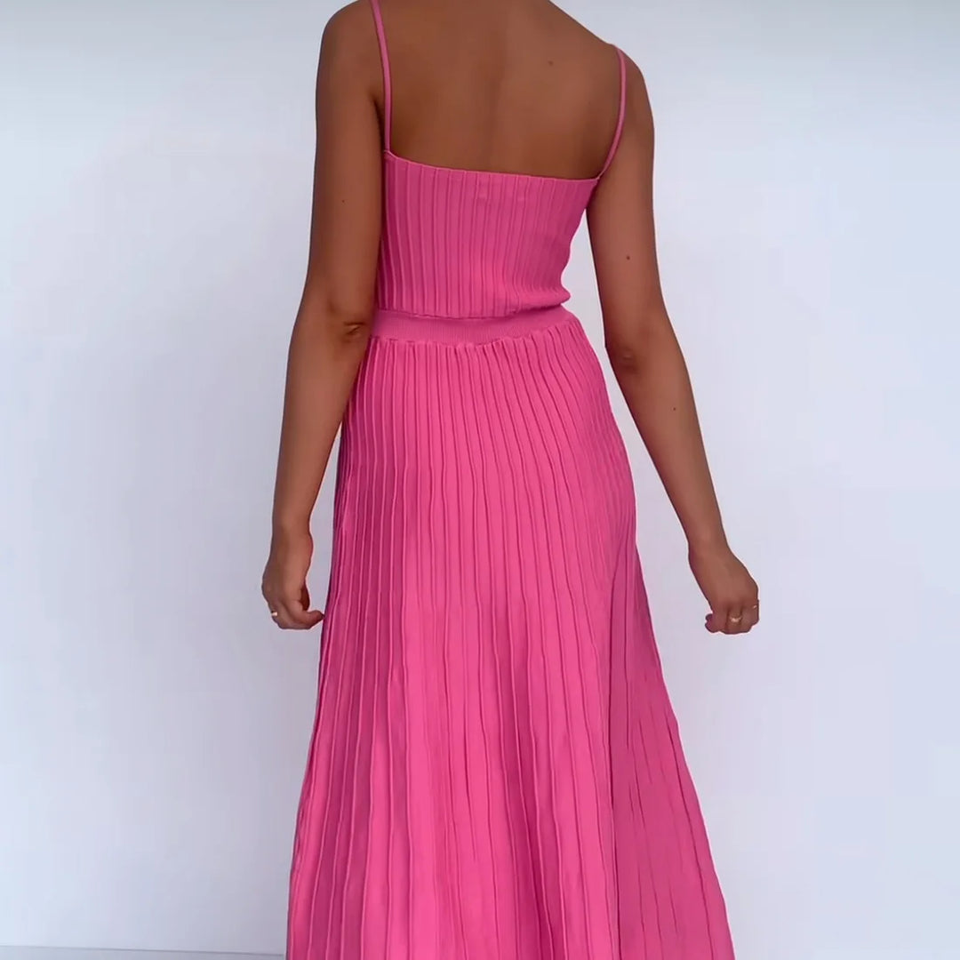 Plissiertes trägerloses Maxikleid