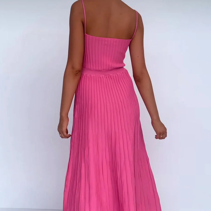 Plissiertes trägerloses Maxikleid
