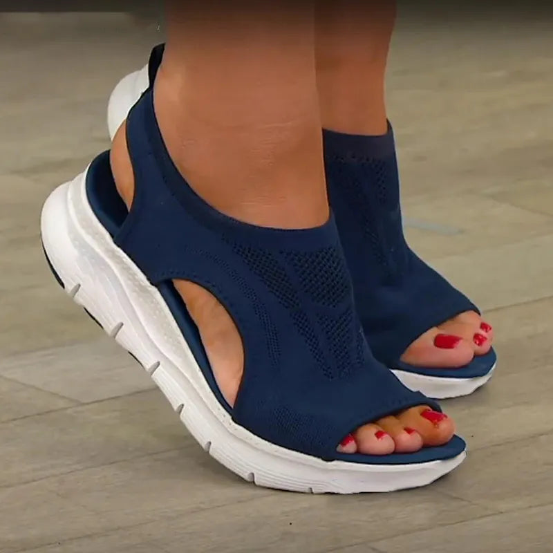 Sportliche Damensandalen mit atmungsaktivem Material
