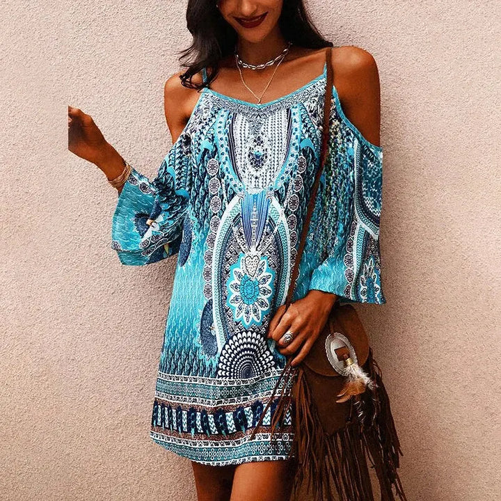 Sommerkleid mit offenen Schultern und Ethnomuster