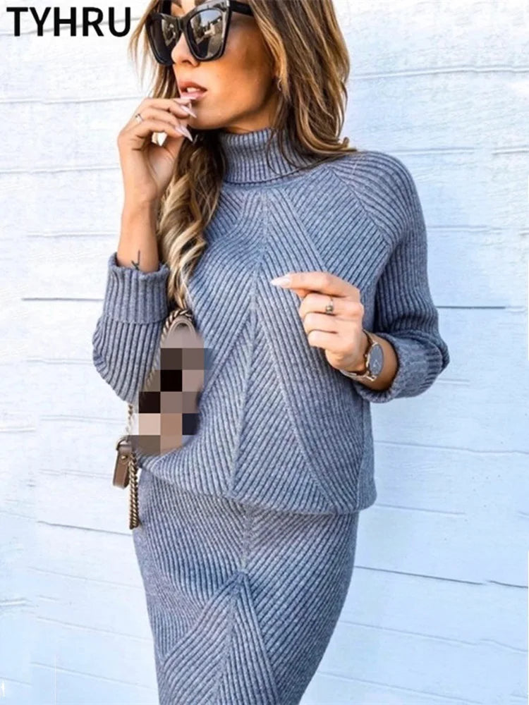 Stylisches Strickset mit Rock und Rollkragenpullover