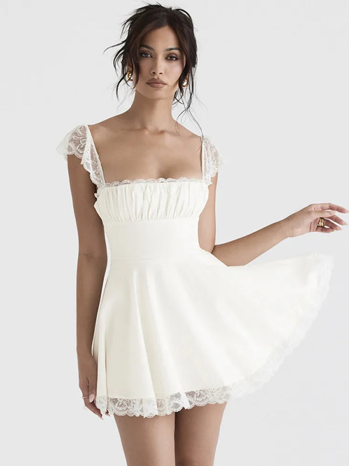Damen-Minikleid mit Spitzenärmeln und ausgestelltem Unterteil
