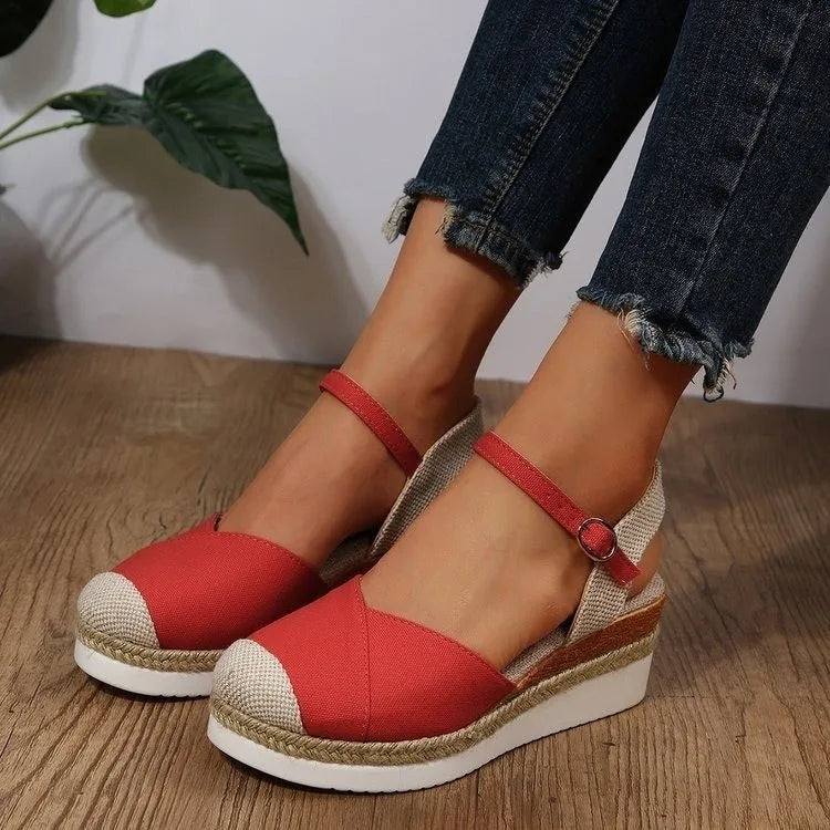 Damensandalen auf Espadrille-Plateau mit Riemen