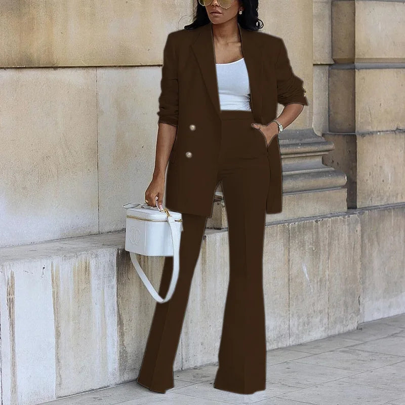 Eleganter Damen-Hosenanzug mit langer Blazerjacke & weiter Hose