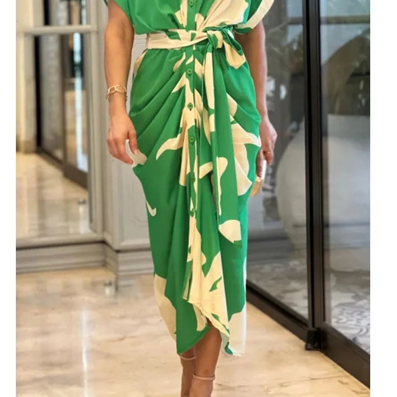 Elegantes Hemdkleid mit Krawatte