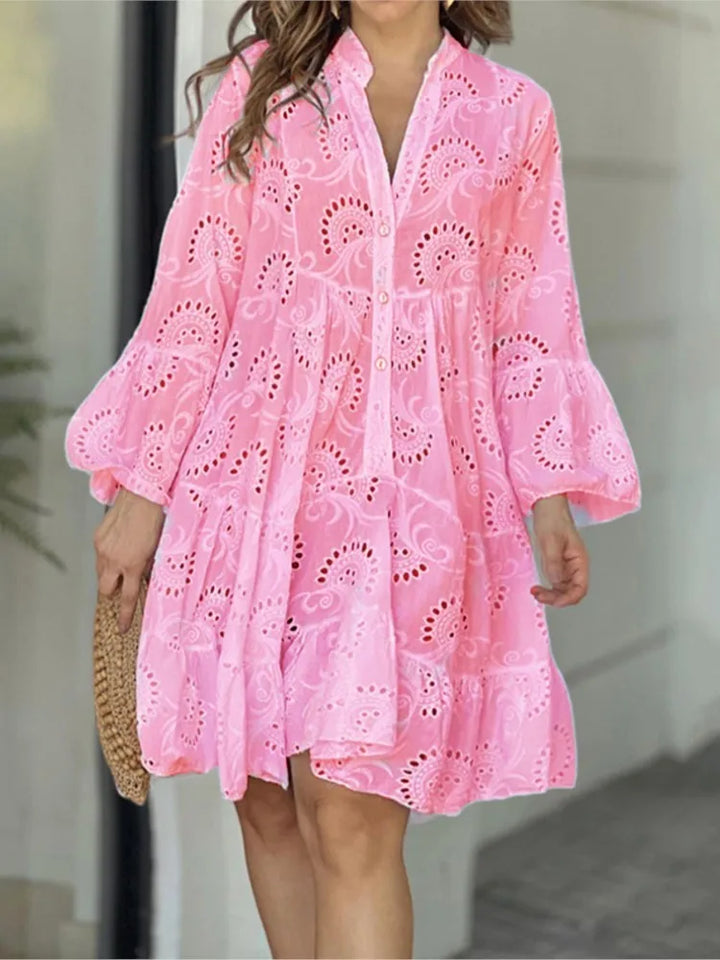 Durchbrochenes Kleid im Boho-Stil mit weiten Ärmeln