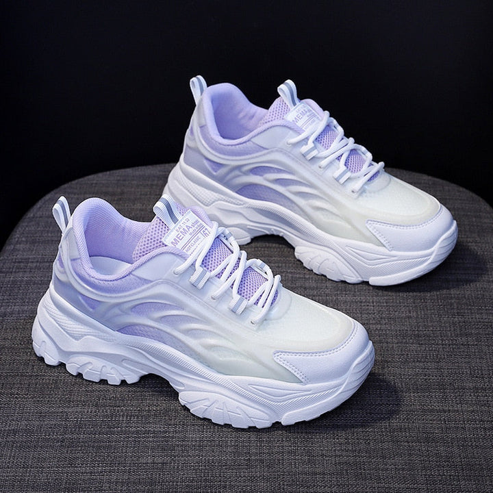 Chunky Sneakers für Damen mit zarten Farbakzenten