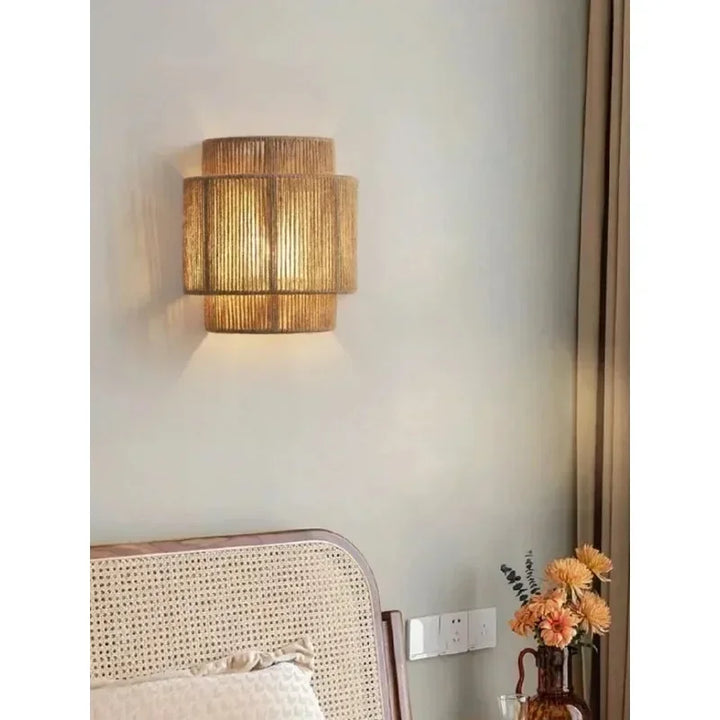 Wandleuchte Hikari aus Naturseil im Boho-Stil