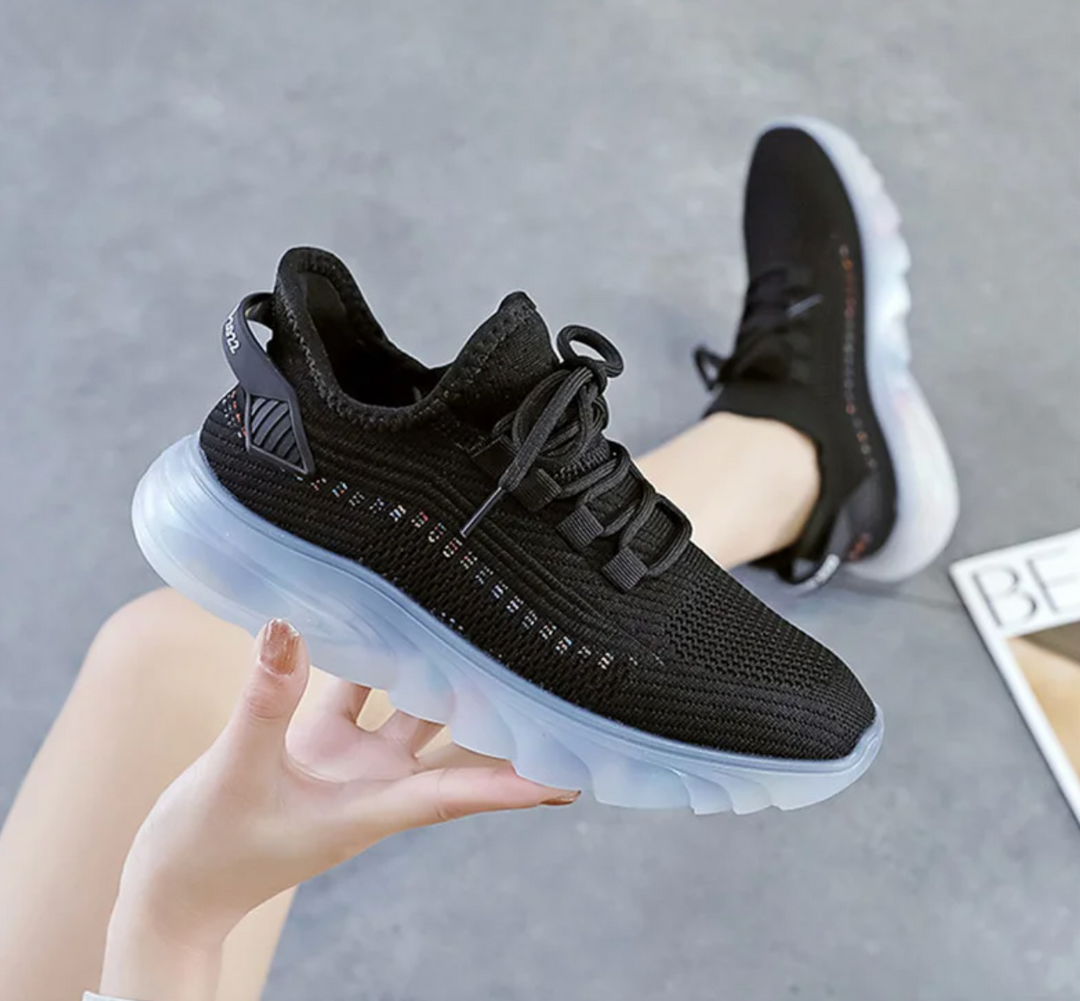 Sportliche Damen-Turnschuhe