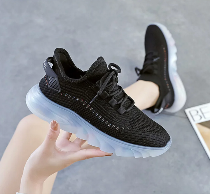 Sportliche Damen-Turnschuhe