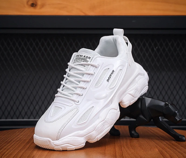 Klobige Turnschuhe für Männer