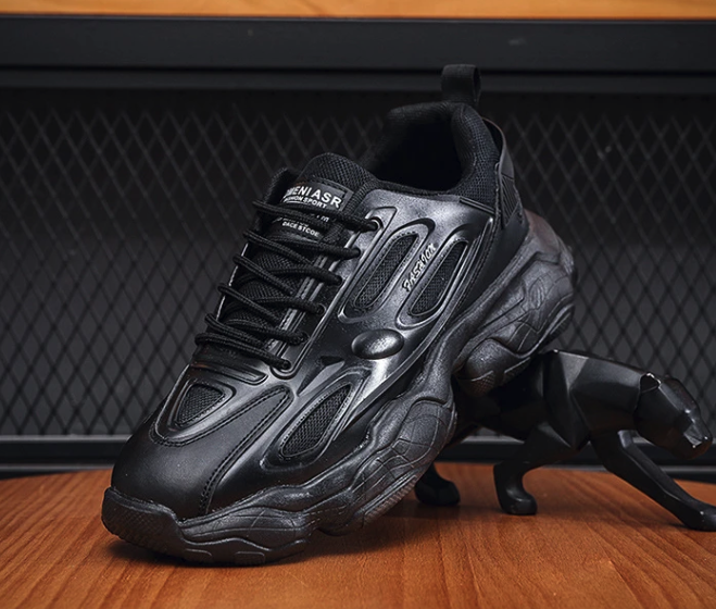 Klobige Turnschuhe für Männer