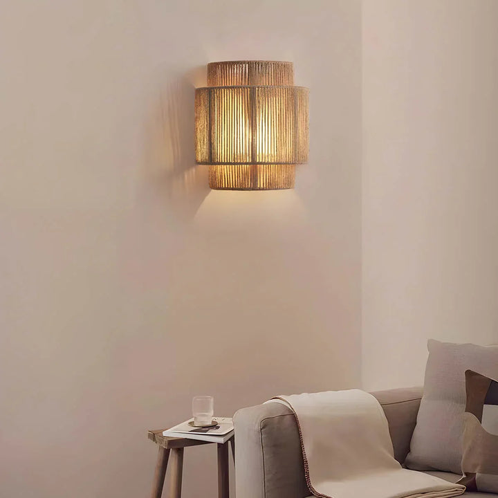 Wandleuchte Hikari aus Naturseil im Boho-Stil