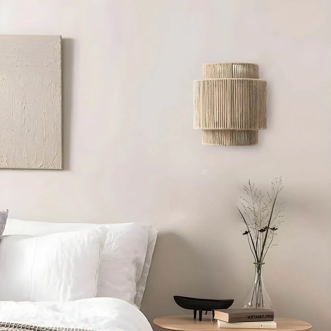 Wandleuchte Hikari aus Naturseil im Boho-Stil