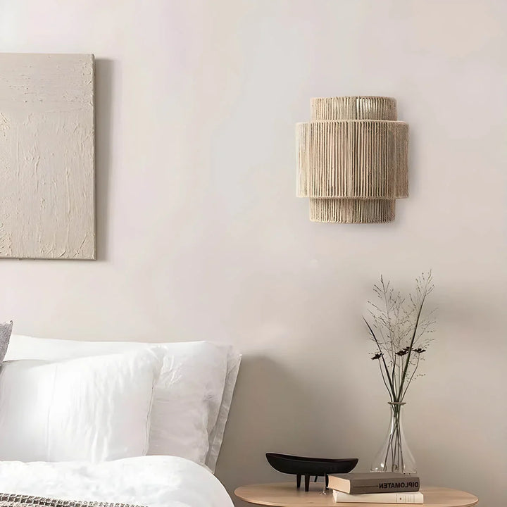 Wandleuchte Hikari aus Naturseil im Boho-Stil