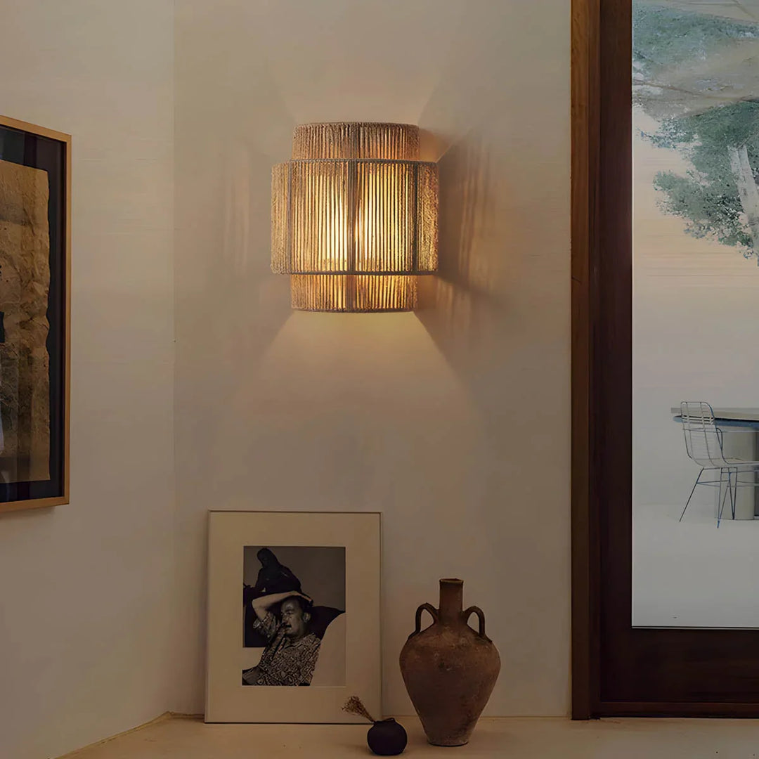 Wandleuchte Hikari aus Naturseil im Boho-Stil