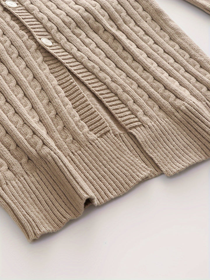 Langer Herren-Cardigan mit Zopfmuster und Knöpfen
