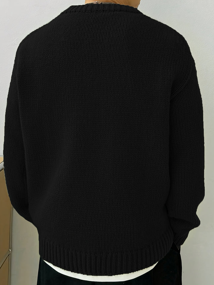 Klassischer Herrenpullover mit grobem Strickmuster