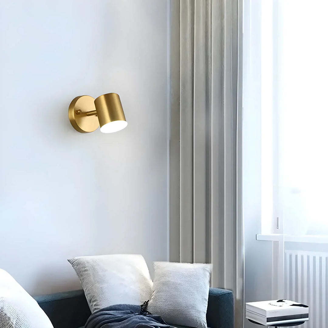 Moderne LED-Wandleuchte mit goldfarbenem Finish
