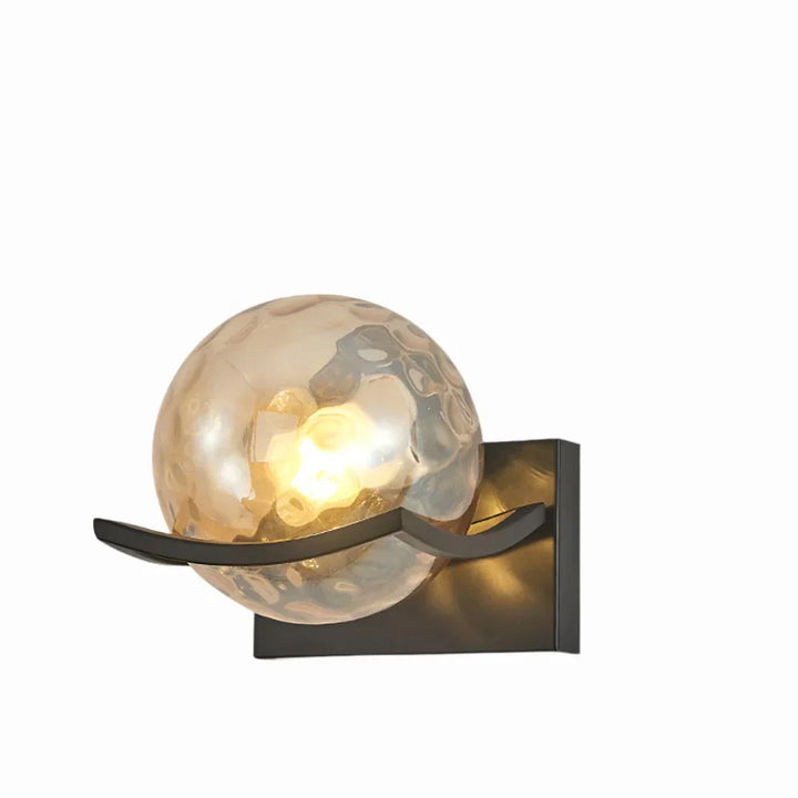 Moderne Kugelwandleuchte mit Glasschirm