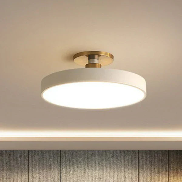 Runde LED-Deckenleuchte im skandinavischen Stil