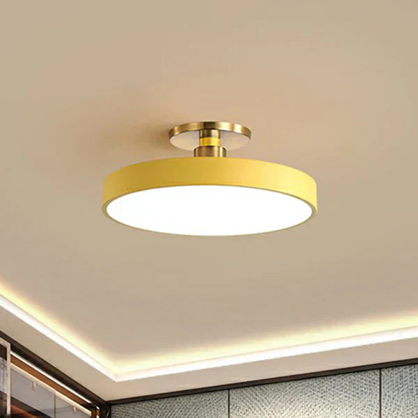 Runde LED-Deckenleuchte im skandinavischen Stil