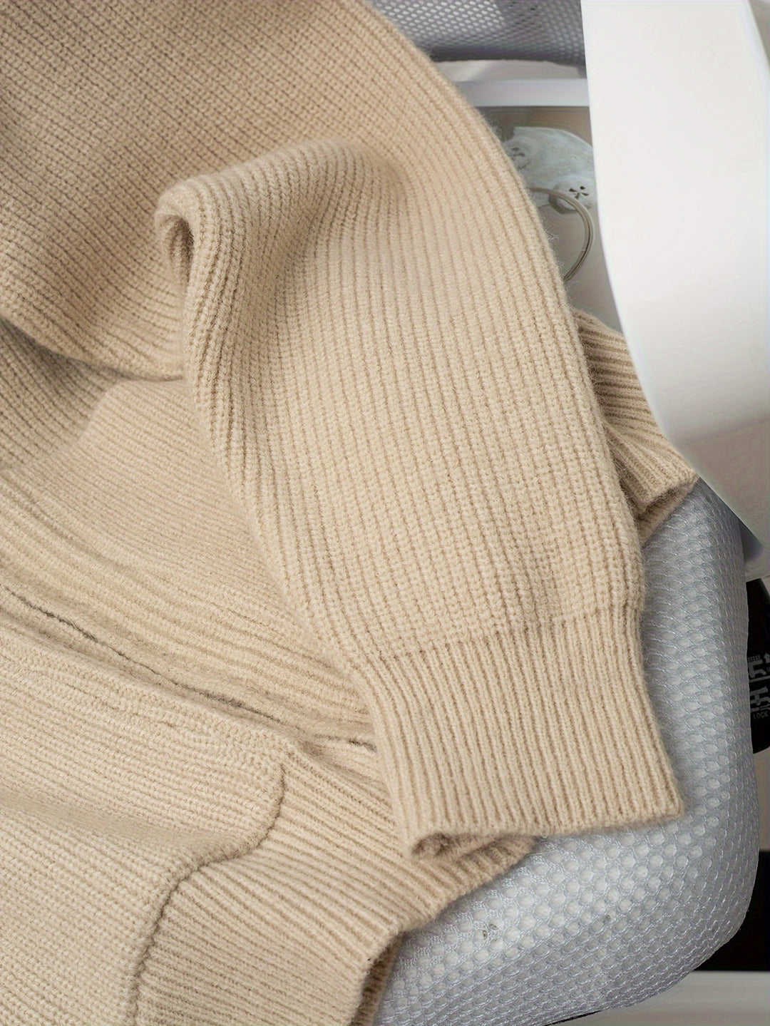 Herren-Strickjacke mit Rippmuster