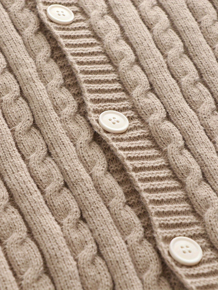 Langer Herren-Cardigan mit Zopfmuster und Knöpfen