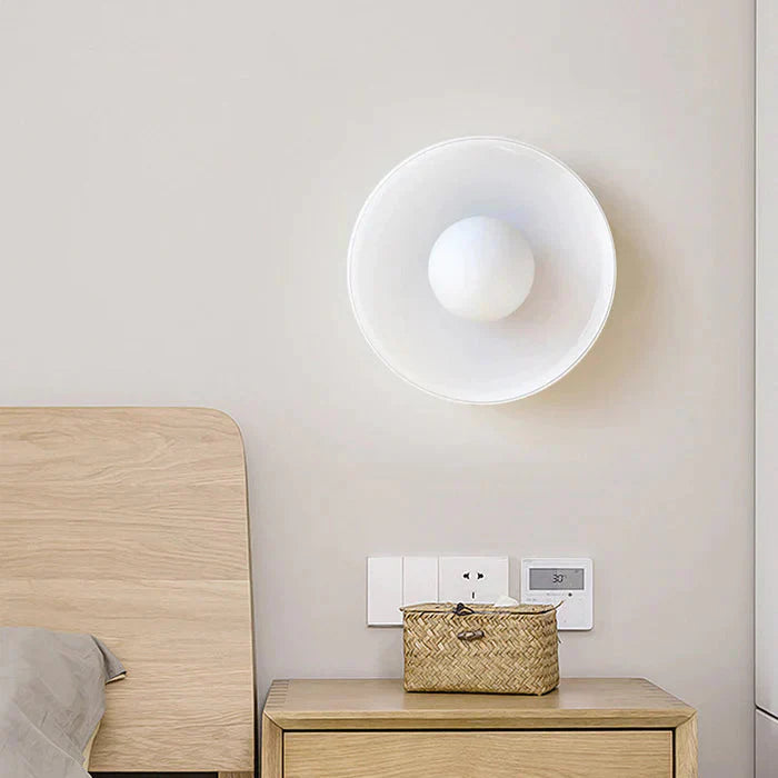 Moderne Deckenleuchte mit Glasschirm – minimalistisches Design