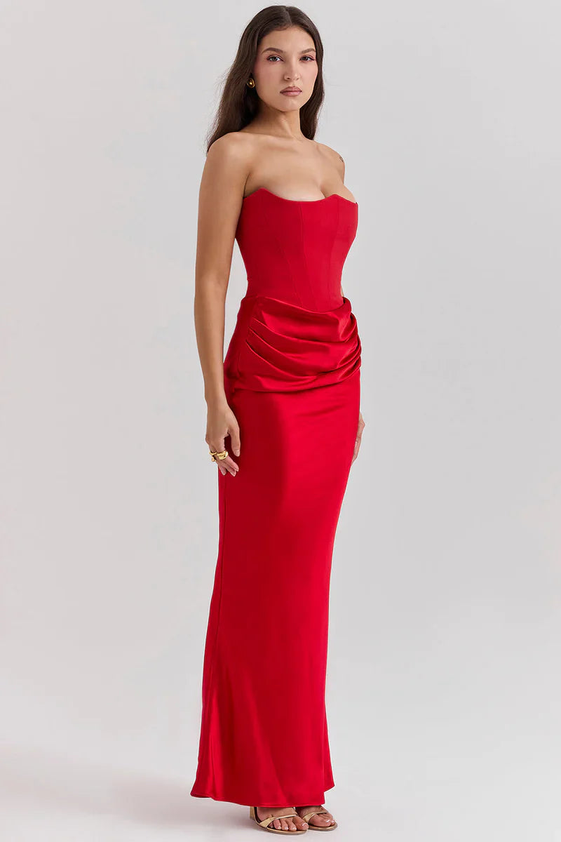 Schulterfreies Maxikleid mit Taillenraffung im minimalistischen Stil