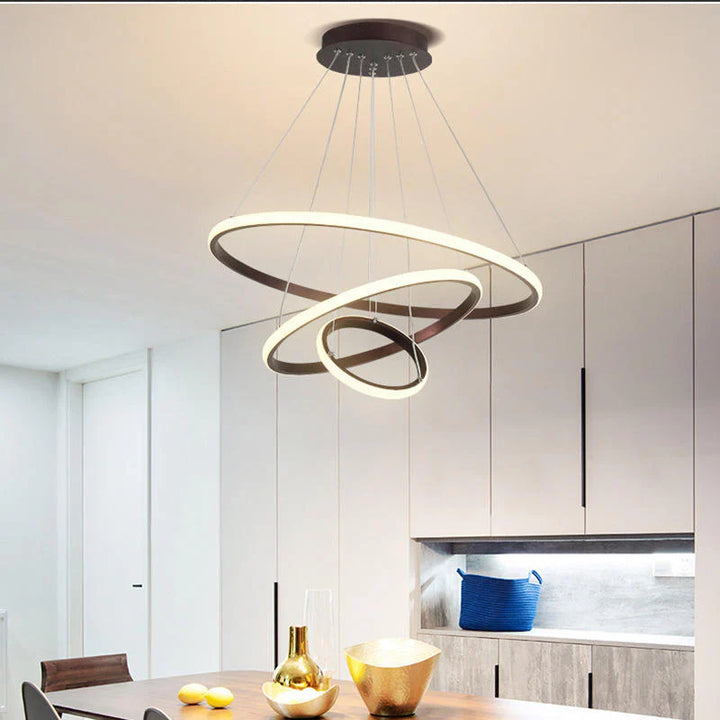 Moderne LED-Pendelleuchte mit 3D-Ringkomposition