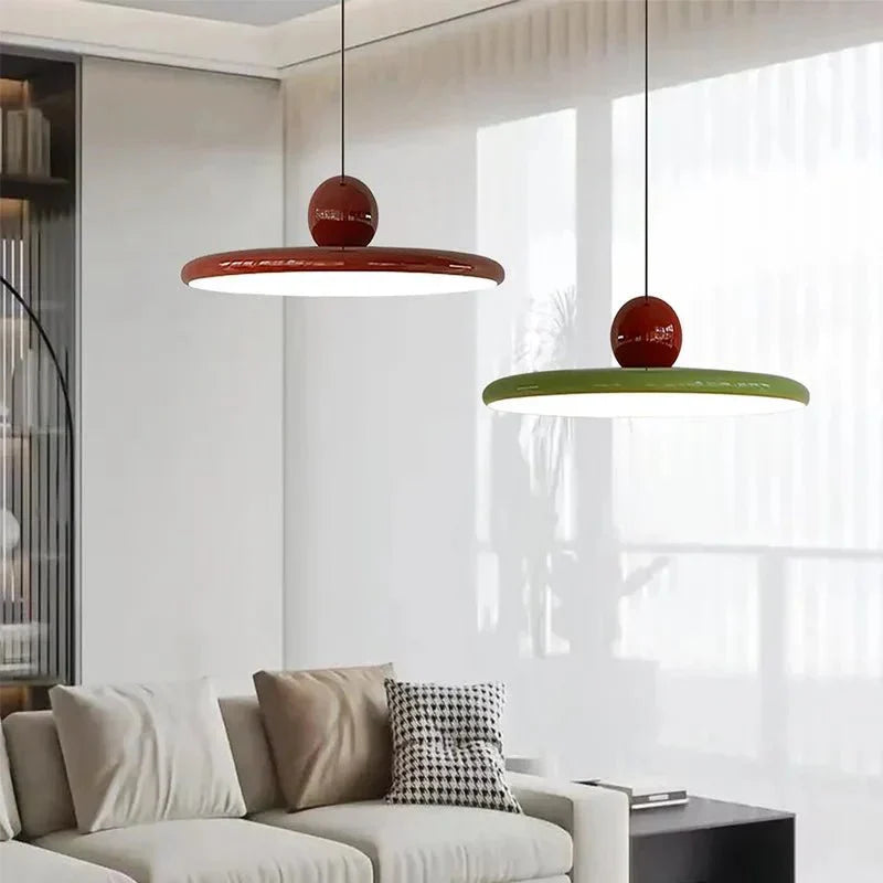 Designer LED-Pendelleuchte im Bauhaus-Stil