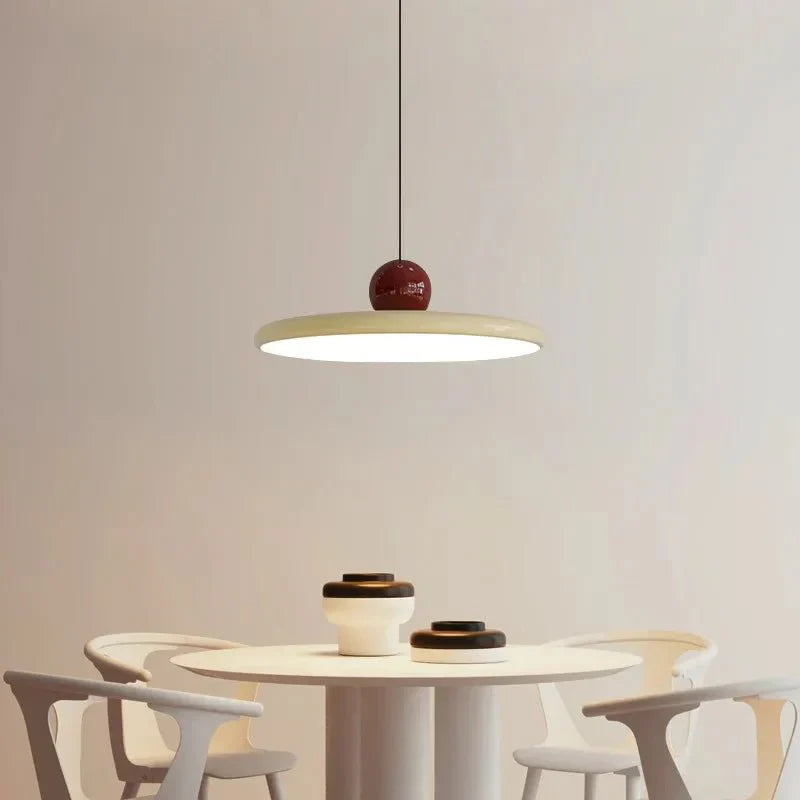 Designer LED-Pendelleuchte im Bauhaus-Stil