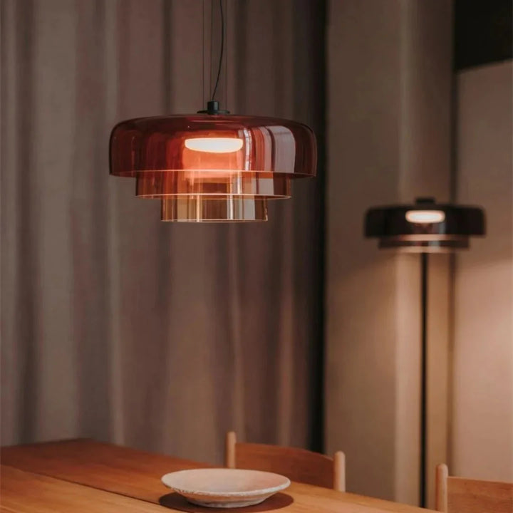 Moderne Glas-Pendelleuchte mit geschichtetem Schirm – Retro-Design