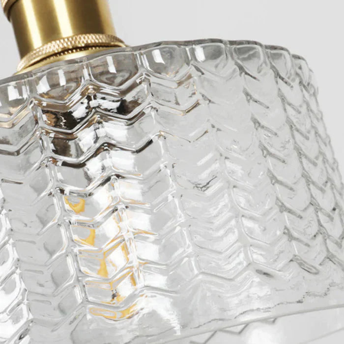 Pendelleuchte im Vintage-Stil mit gerilltem Glasschirm und Goldfinish