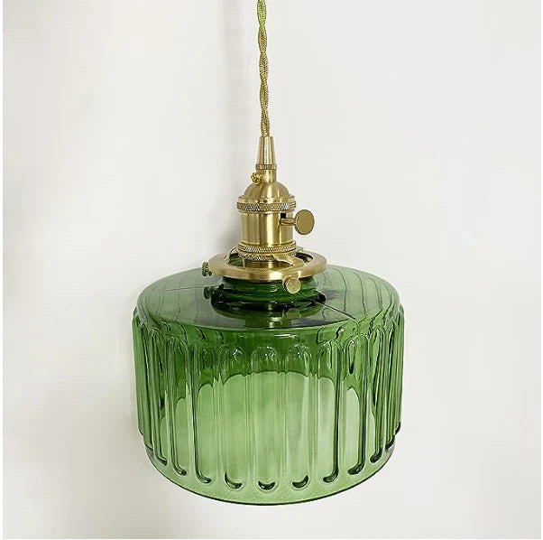 Pendelleuchte im Vintage-Stil mit gerilltem Glasschirm und Goldfinish