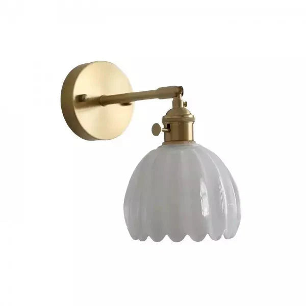Retro-Wandleuchte mit Tulpenförmigem Glasschirm und Goldenem Finish