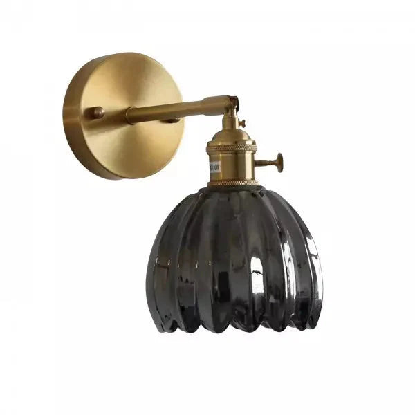 Retro-Wandleuchte mit Tulpenförmigem Glasschirm und Goldenem Finish