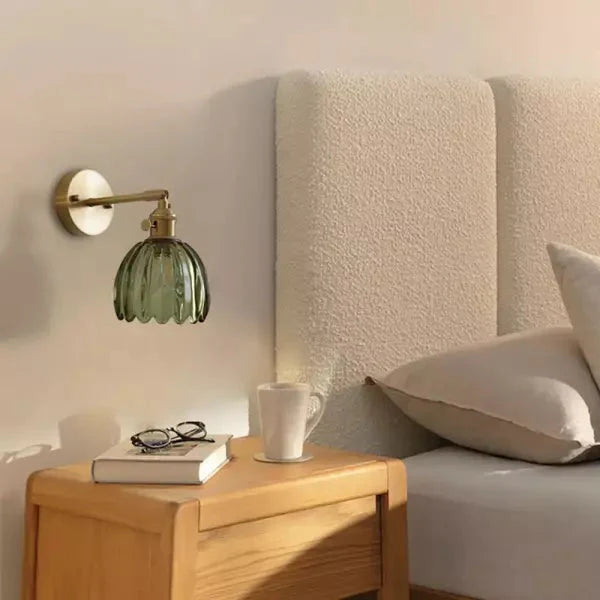 Retro-Wandleuchte mit Tulpenförmigem Glasschirm und Goldenem Finish
