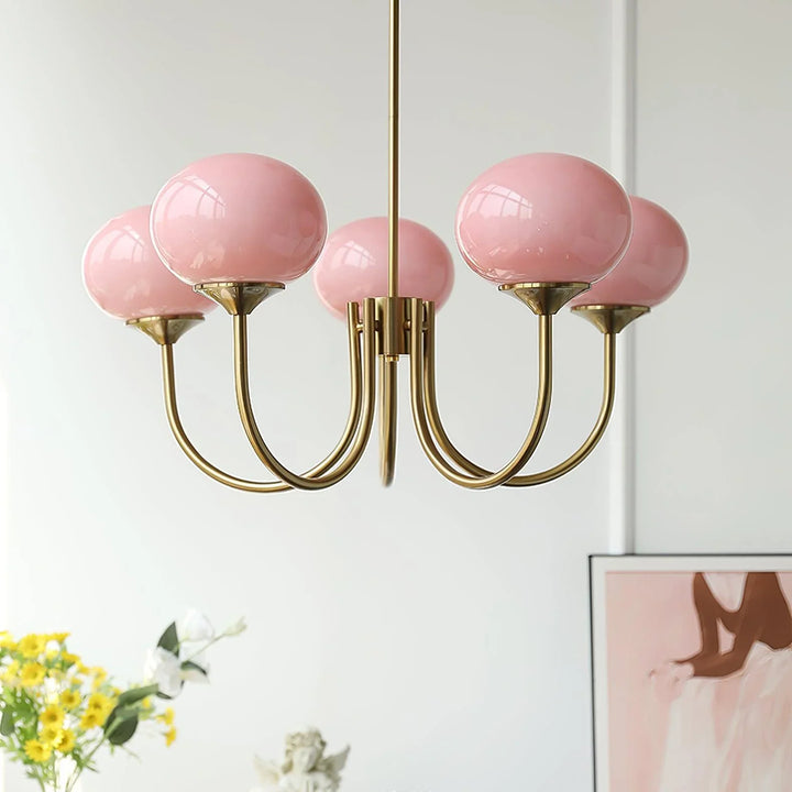 Kronleuchter im Retro-Glamour-Stil mit Kugelschirmen