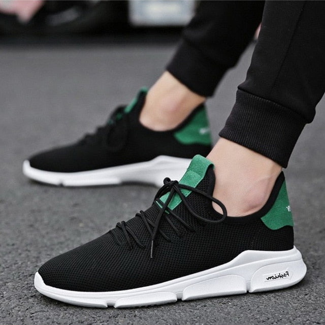 Sportliche Herrenschuhe mit atmungsaktivem Mesh und flexibler Sohle