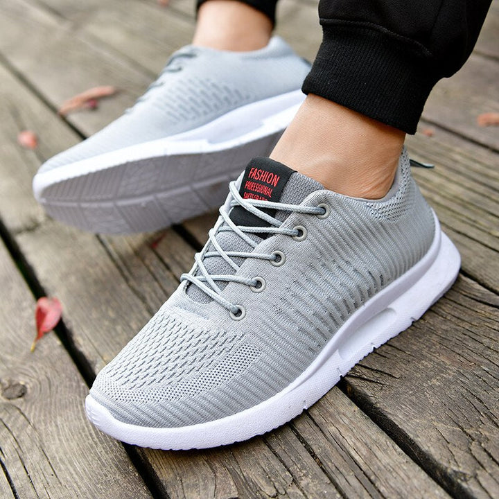 Sportschuhe für Männer mit atmungsaktivem Mesh und leichter Sohle