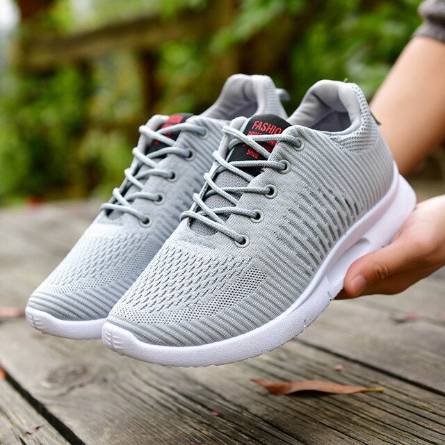 Sportschuhe für Männer mit atmungsaktivem Mesh und leichter Sohle